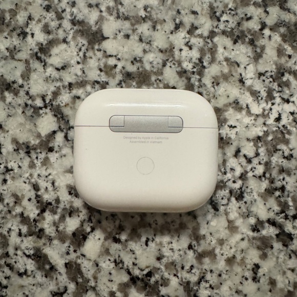 AirPods 3rd Generation - Picture 2 of 6
